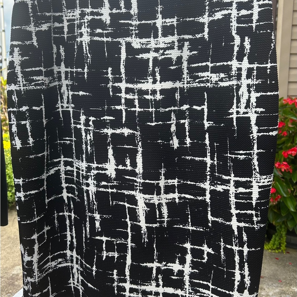 Bootique Abstract Black and White Midi Skirt